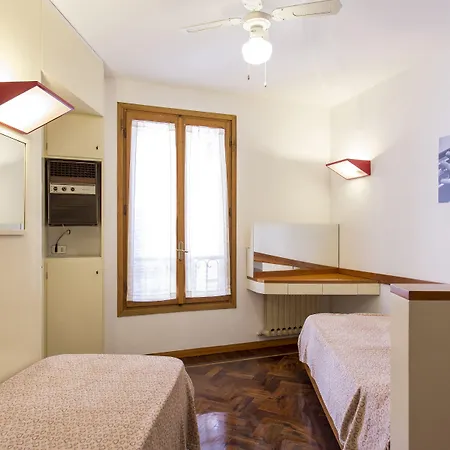 Residenza Ariosto Depandance By Lägenhet