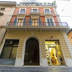 Residenza Ariosto Depandance By Διαμέρισμα *