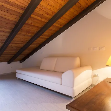 Residenza Ariosto Depandance By Apartman *